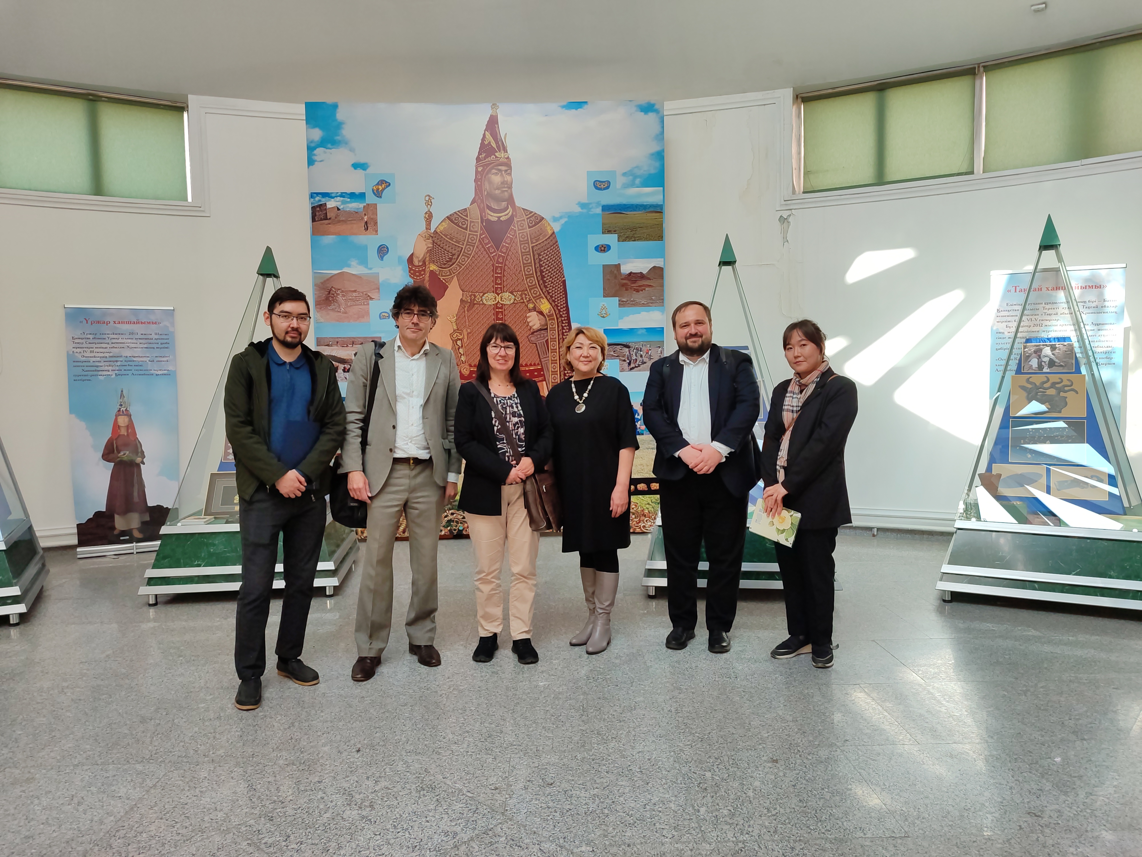A campustour was organized for participants of a scientific seminar organized on the basis of the Department of Sociology and Social Work of KazNU in cooperation with the Hong Kong Polytechnic University and the Free University of Amsterdam (The Hong Kong Polytechnic University and Vrije Universiteit Amsterdam).