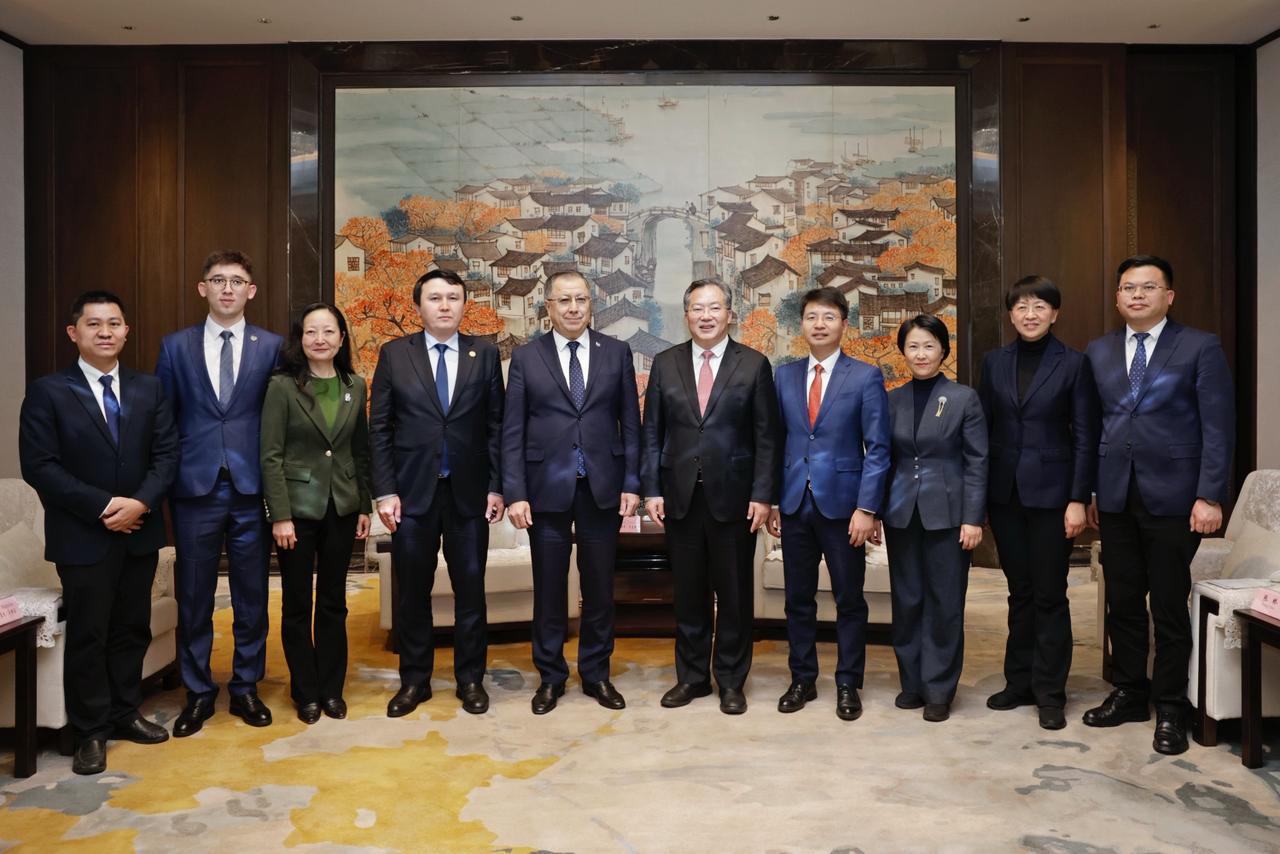 KazNU shares AI experience with Chinese University