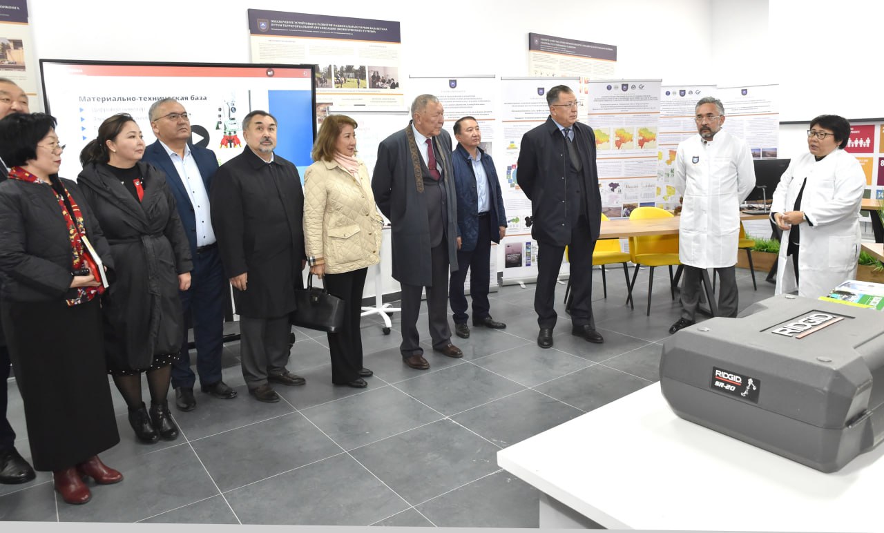 Rector congratulated the staff of KazNU on the Day of the Republic