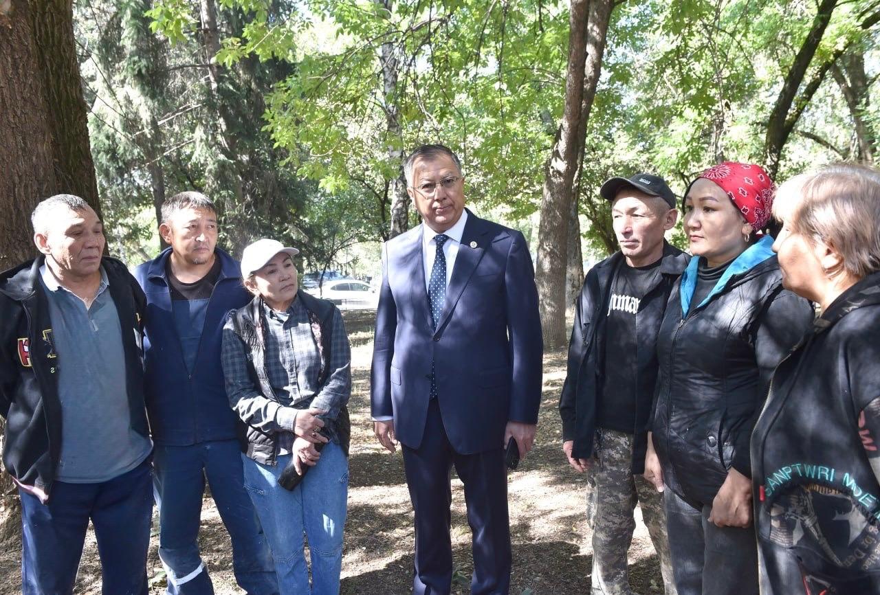 Ректор встретился с работниками хозяйства
