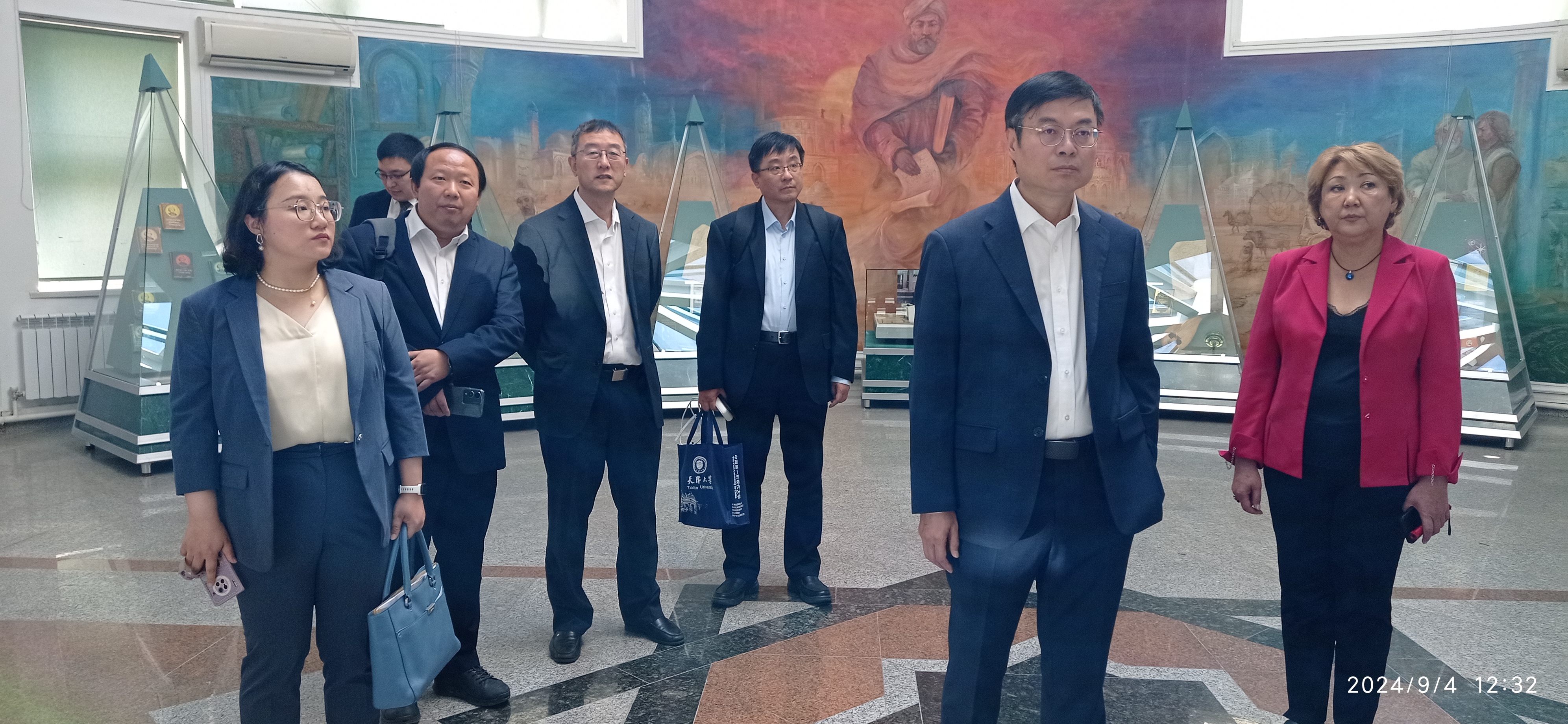 The delegation headed by the President of Tianjin University Jin Dongkang met with the Al-Farabi Kazakh National University administration and a campustour was held