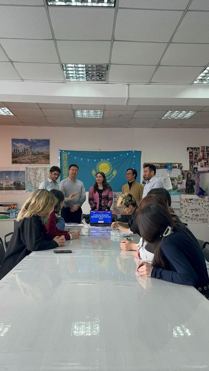 Докторанты и магистранты провели открытый урок на тему "Breaking Barriers: Exploring Women's Rights Across Cultures" с участием студентов бакалавриата, посвященный Международному женскому дню.