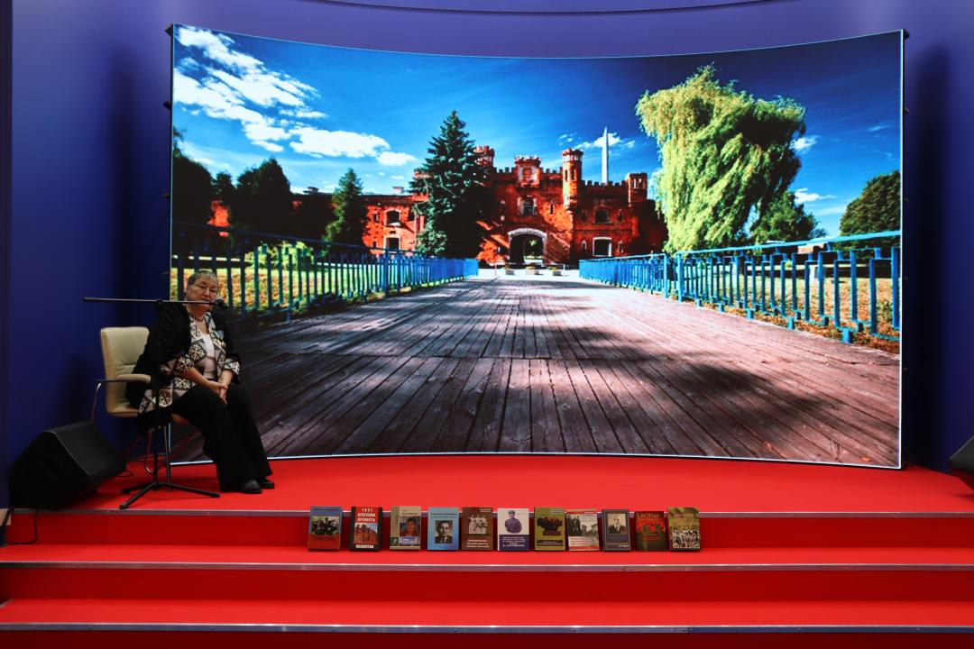 Профессор КазНУ приняла участие в Международной книжной ярмарке в Минске