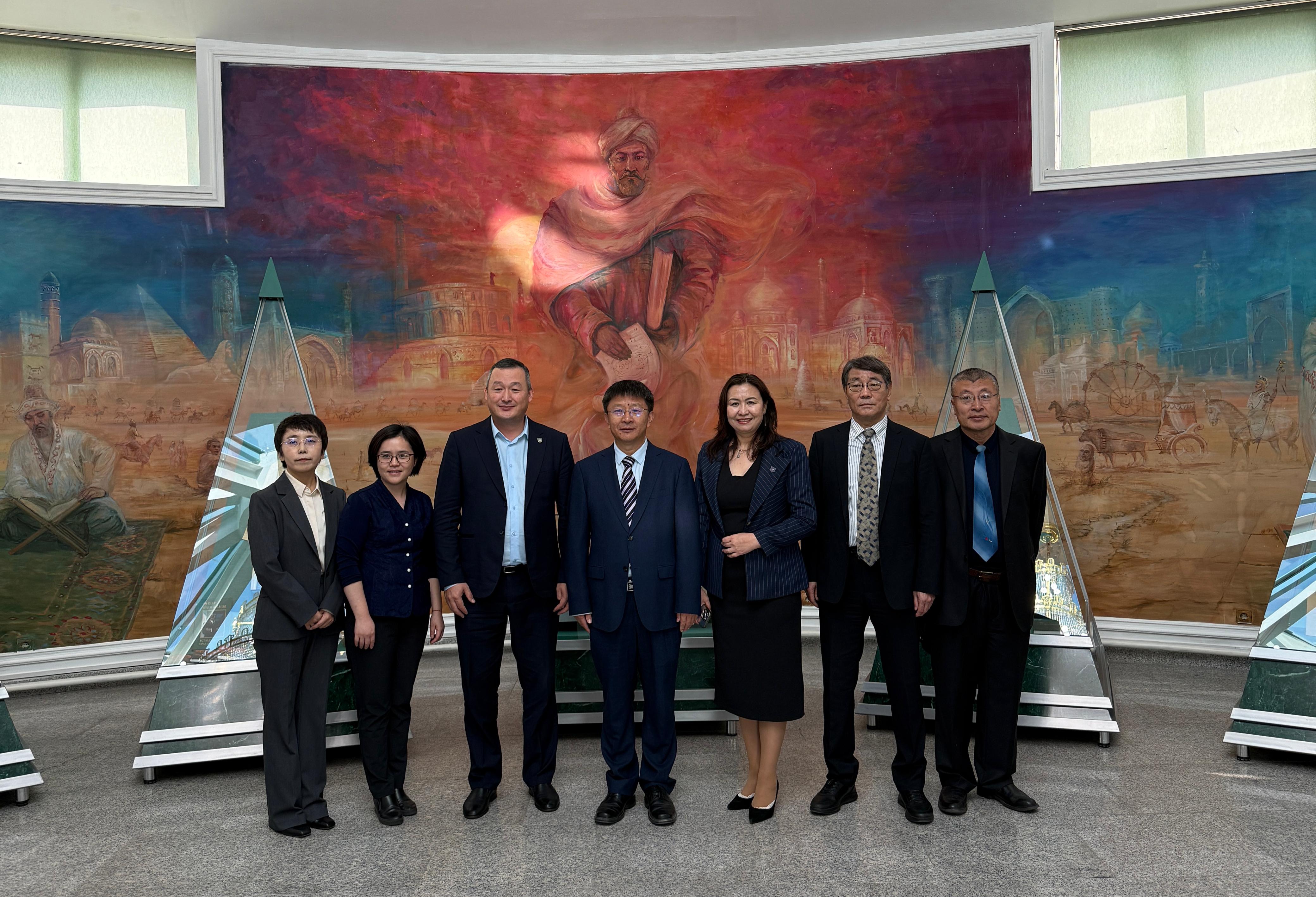 The delegation from Beijing University of Business and Technology visited the museum of Al-Farabi Kazakh National University