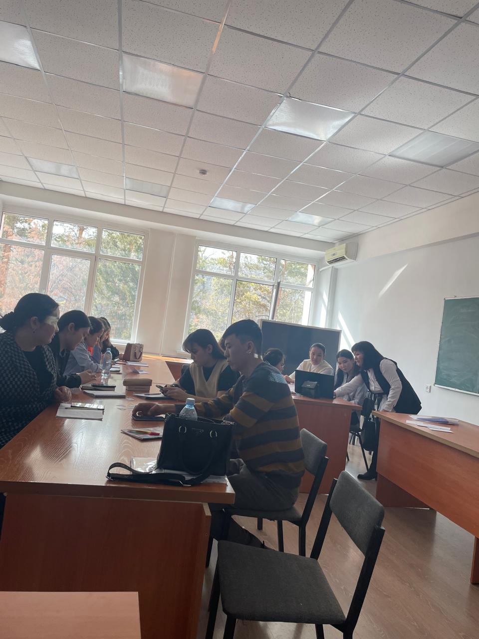 The Impromptu Oratory of Kaz Dauysty Kazybek and Ayteke Bi and Its Social Significance