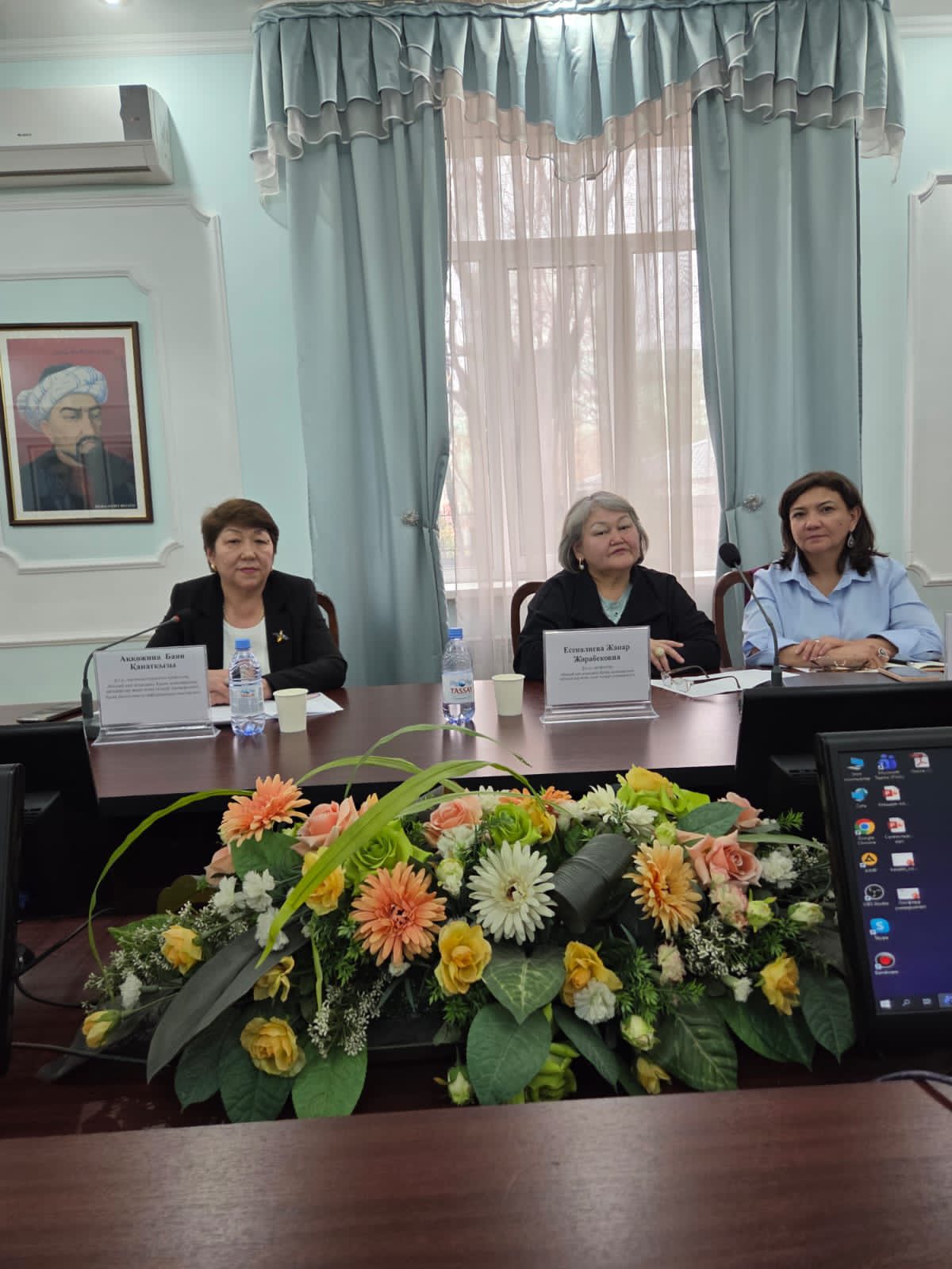 A round table dedicated to the study of the Kazakh language