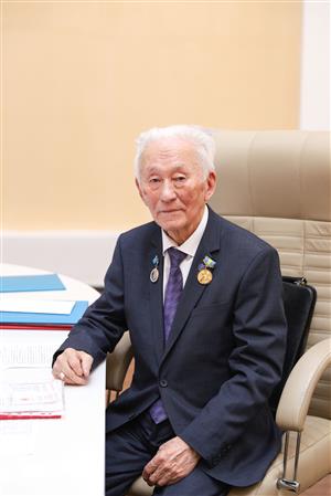 90 лет  академику НАН РК, профессору Дюсембину Хабдрахману Дюсембиевичу