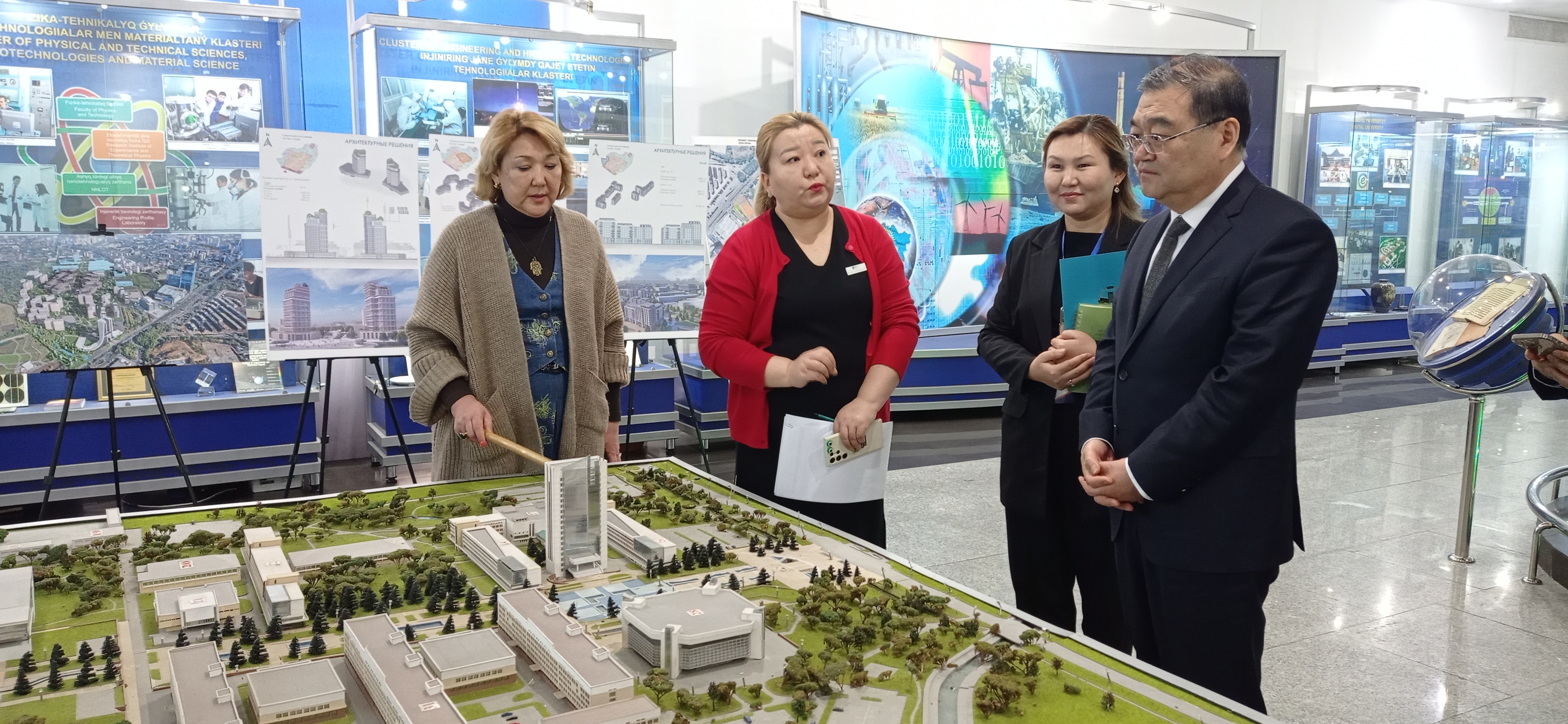 The Rector of KazNU awarded Mr. Bin Dyzhy the title of Honorary Professor of Al-Farabi Kazakh National University