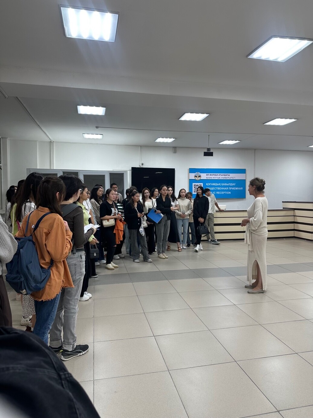 Знакомство студентов 1 курса, обучающихся по специальности "Тюркология" с кампусом