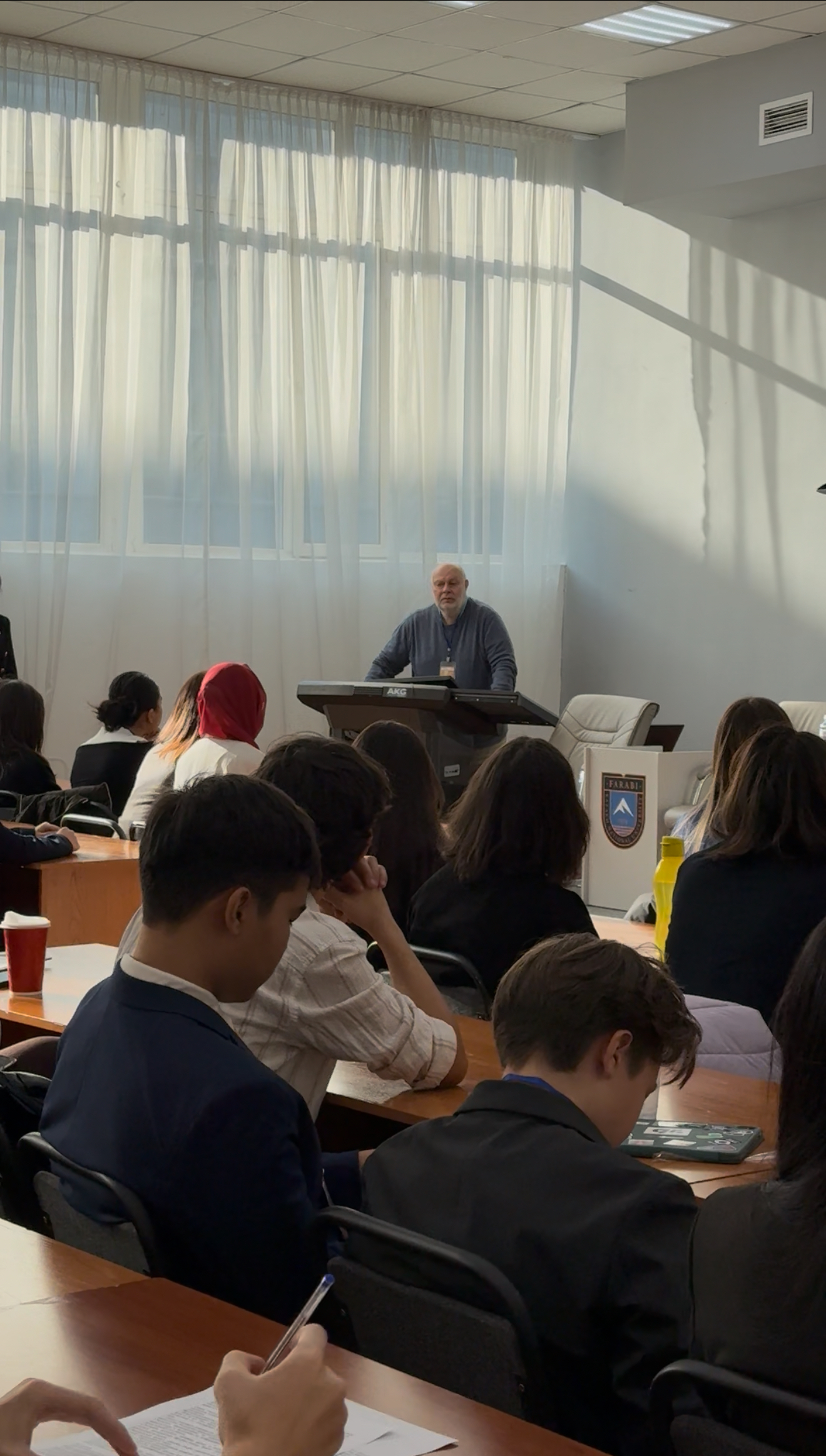On November 29, at the Faculty of International Relations of Al-Farabi Kazakh National University, the Model UN “New Silk Way” team held the “Orange the World” event