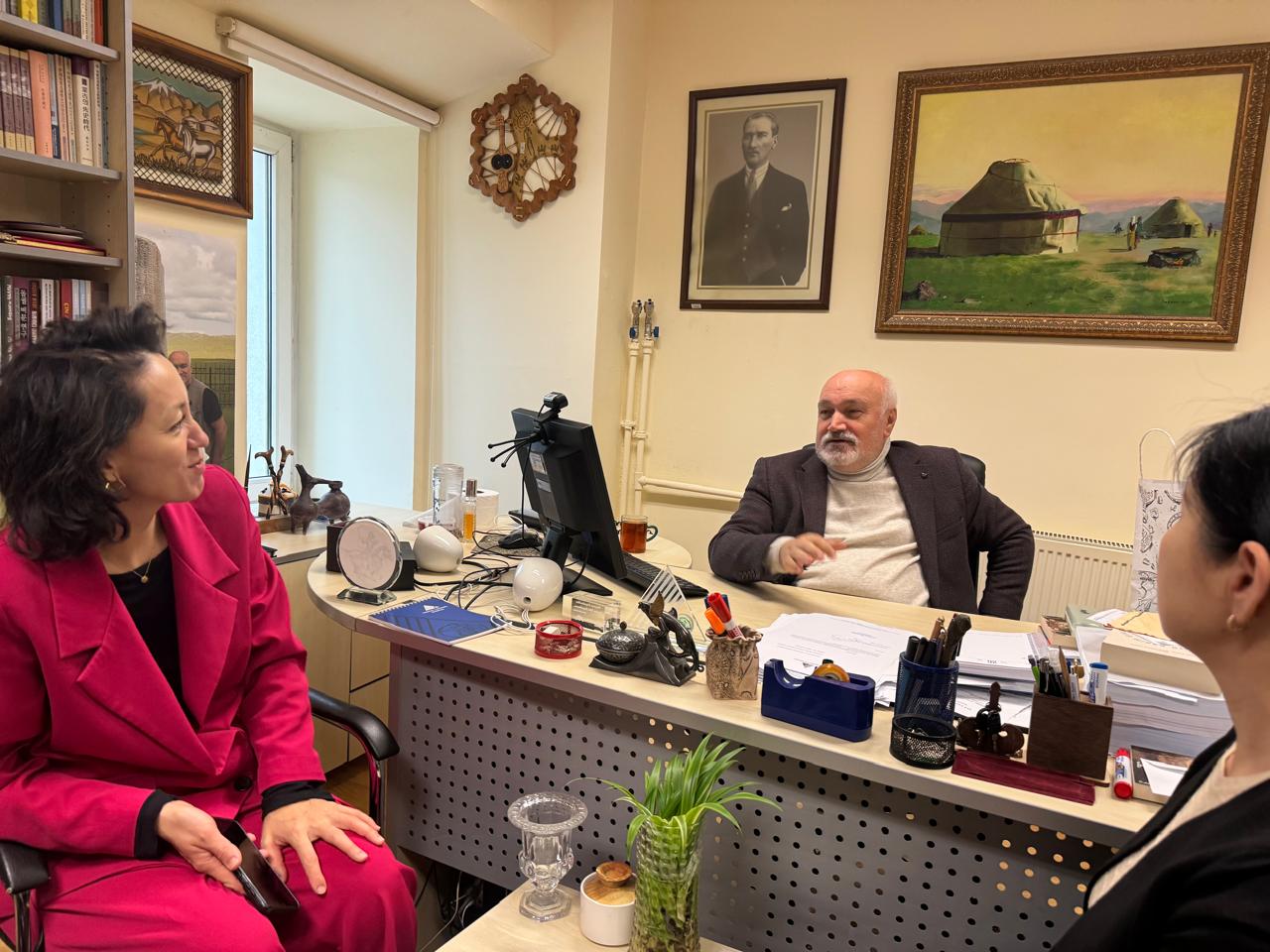 Yeditepe üniversitesi өнер және әдебиет факультеті, тарих кафедрасының меңгерушісі профессор Ахмет Ташағылмен кездесу
