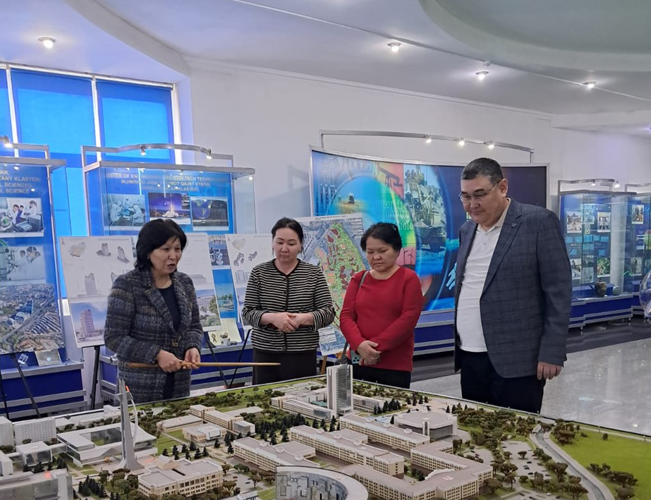 Offline refresher courses are being held with the support of the Al-Farabi Kazakh National University Institute for Advanced Training.