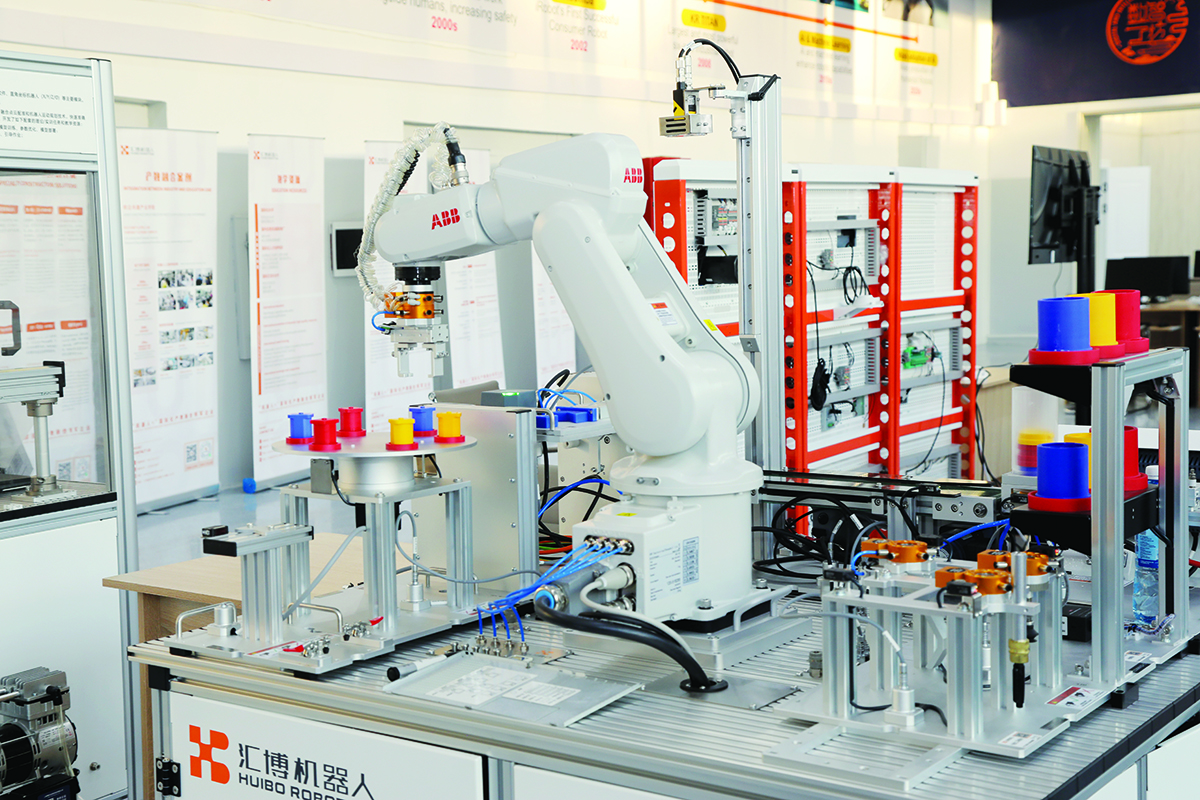 New challenges in nuclear energy and digitalization