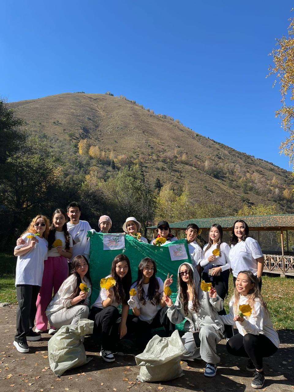 Clean-up day in Alma-Arasan