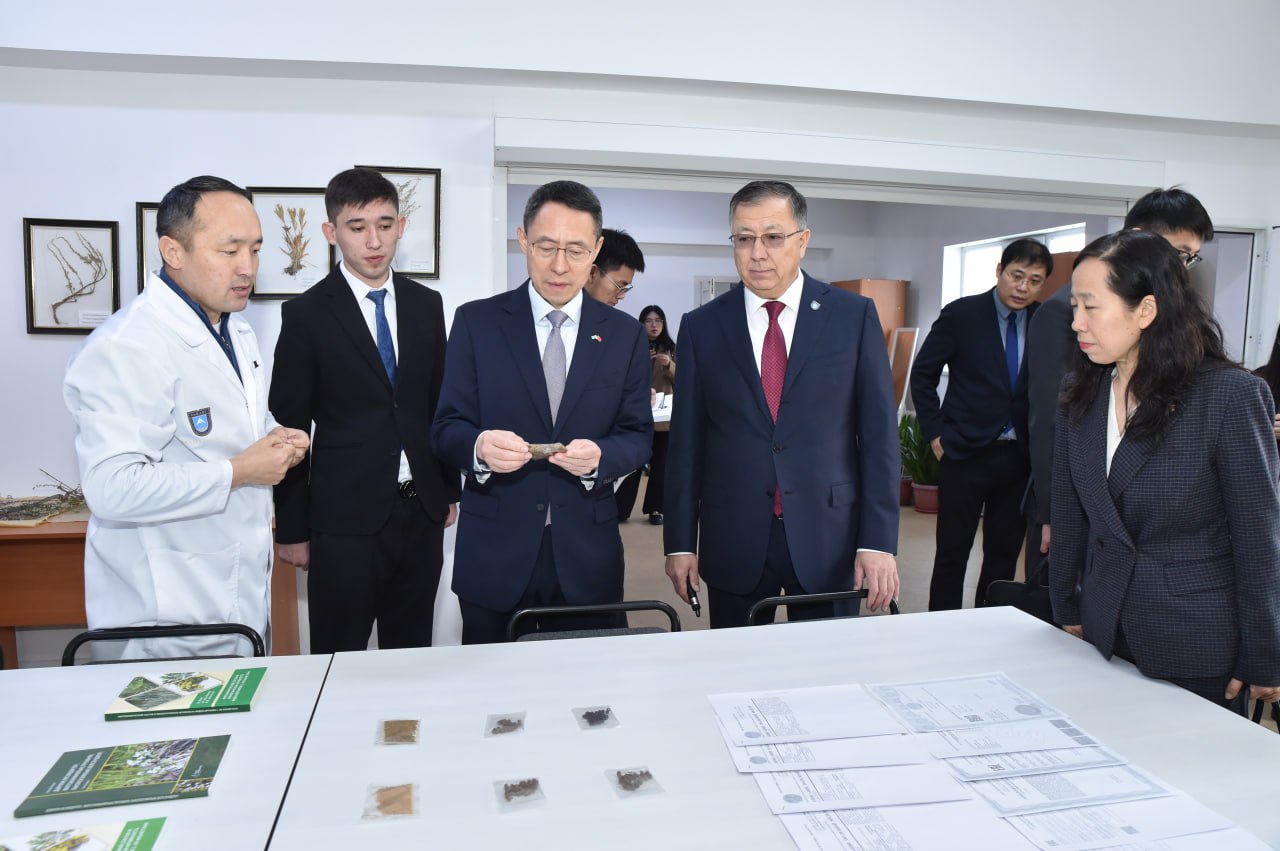 Scientific ties with China are expanding