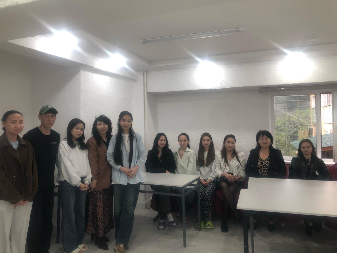 Presentation of  "Encyclopedia for girls" book