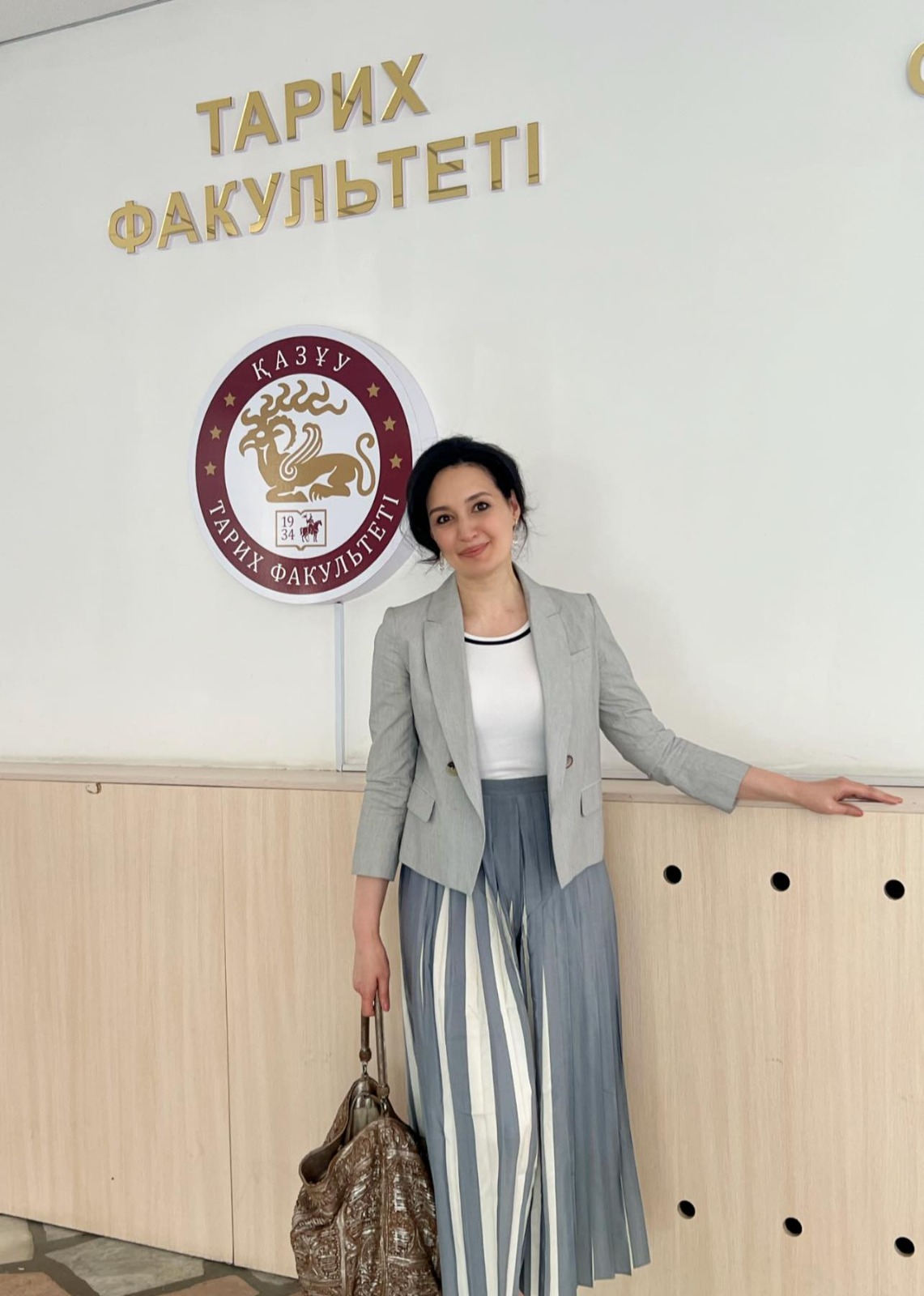 Зарина Алтынбаева и диадема Каргалы!
