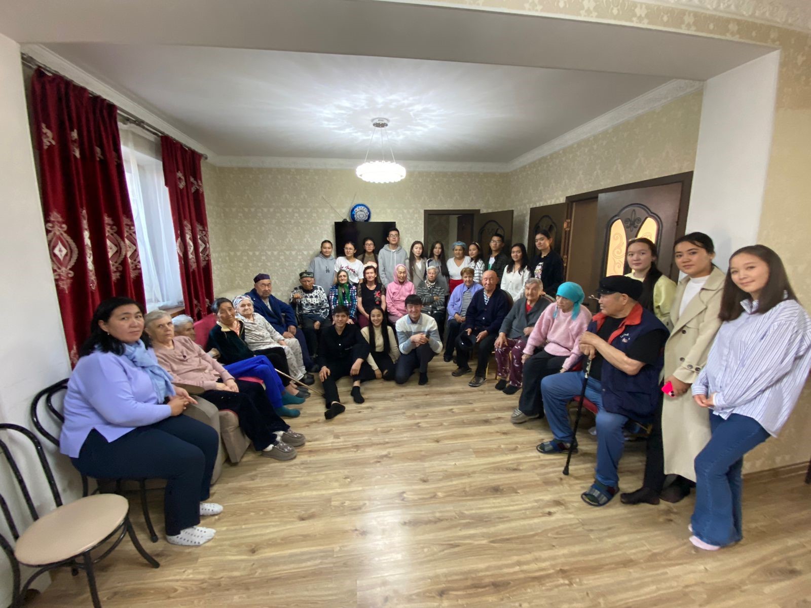 Старшее поколение - наше драгоценное сокровище