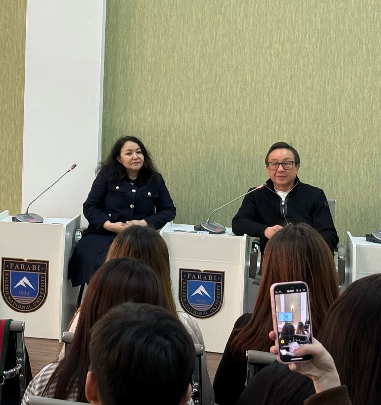 Almaz Sharman presented his book "Biomedicine, Artificial Intelligence, and the Future of Humanity" at Al-Farabi Kazakh National University