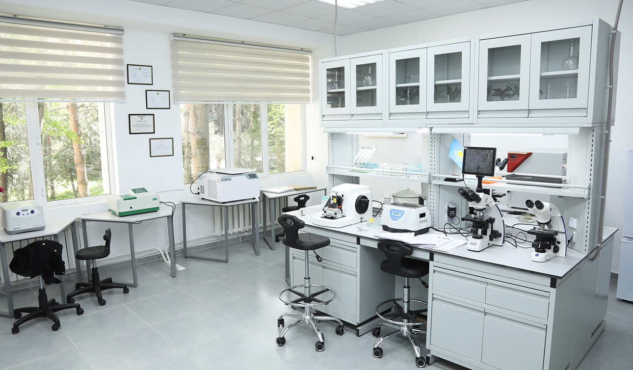 KazNU has opened a modern botanical laboratory