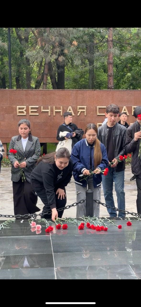 Поклон героям!