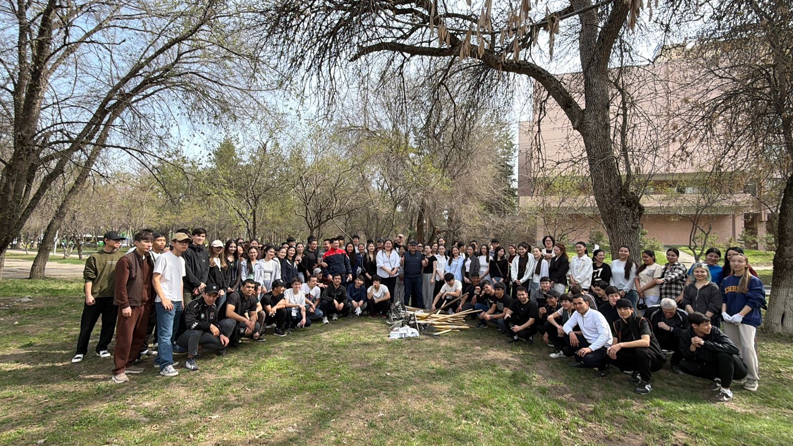 SDG 13: University-wide Clean-up Held as Part of the «Taza Kazakhstan» Campaign