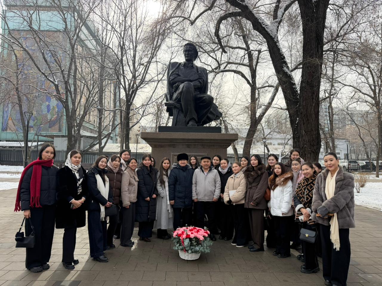 Homage to the monument of the poet