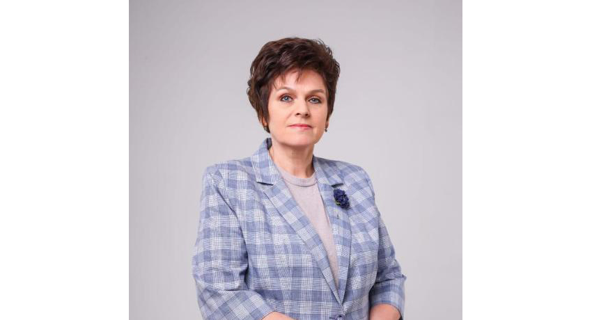 The Head of State congratulated the KazNU graduate on her high achievement