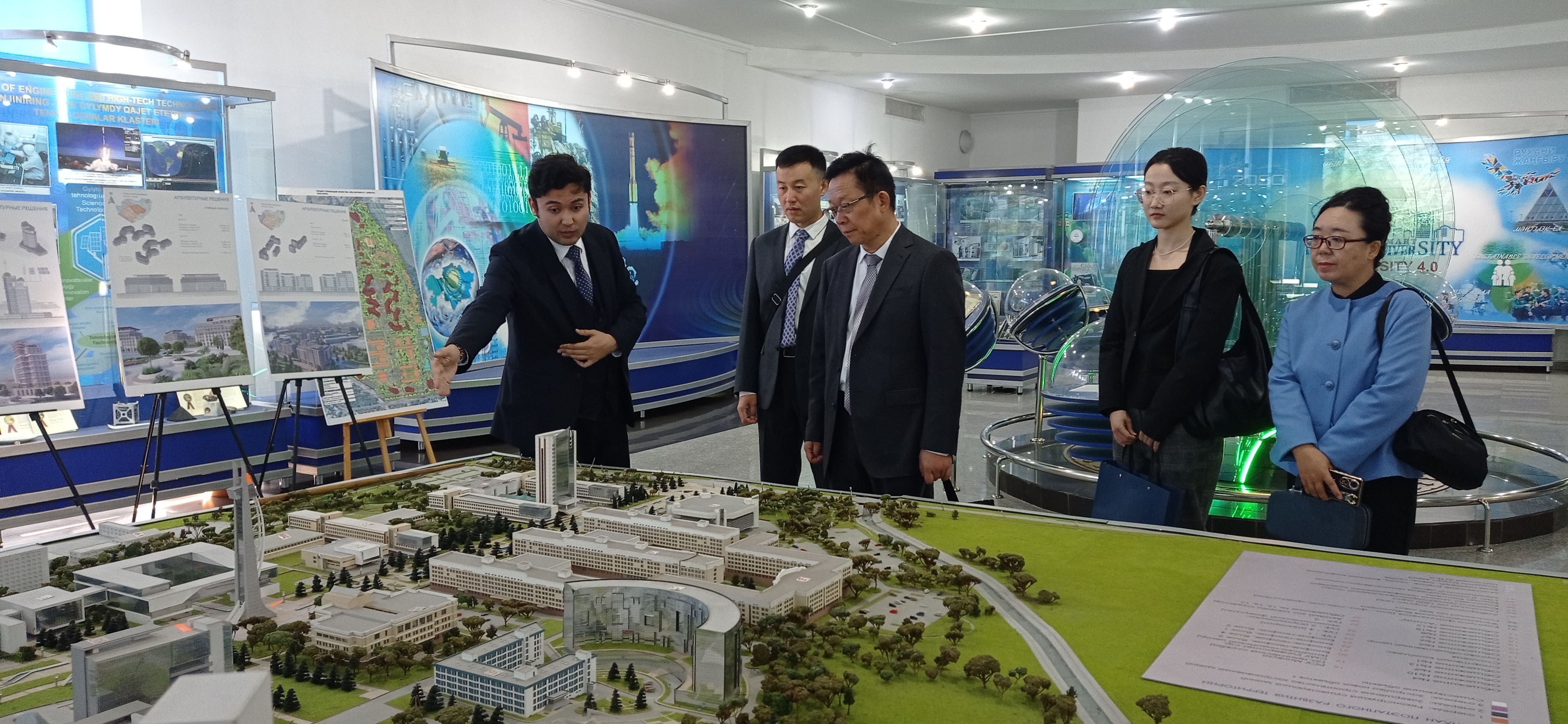 A delegation from the Shanghai University of Political Science and Law visited the campus of Al-Farabi Kazakh National University