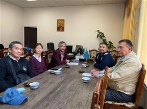 Meeting of the Dean of the Faculty of Philosophy and Political Science B.B. Meirbaev with representatives of the NGO "Partners for Health".