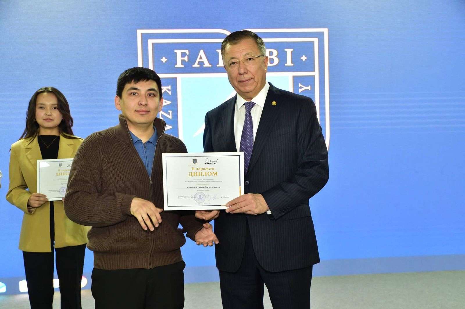 Успех молодого учёного: Анатолий Райымбек — лауреат II места на конференции «Фараби әлемі