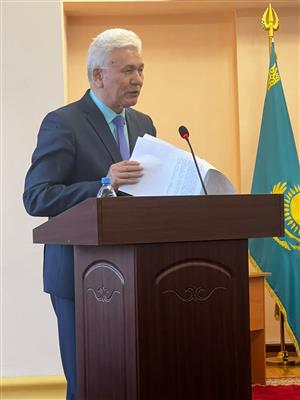 Профессор кафедры китаеведения выступил с докладом