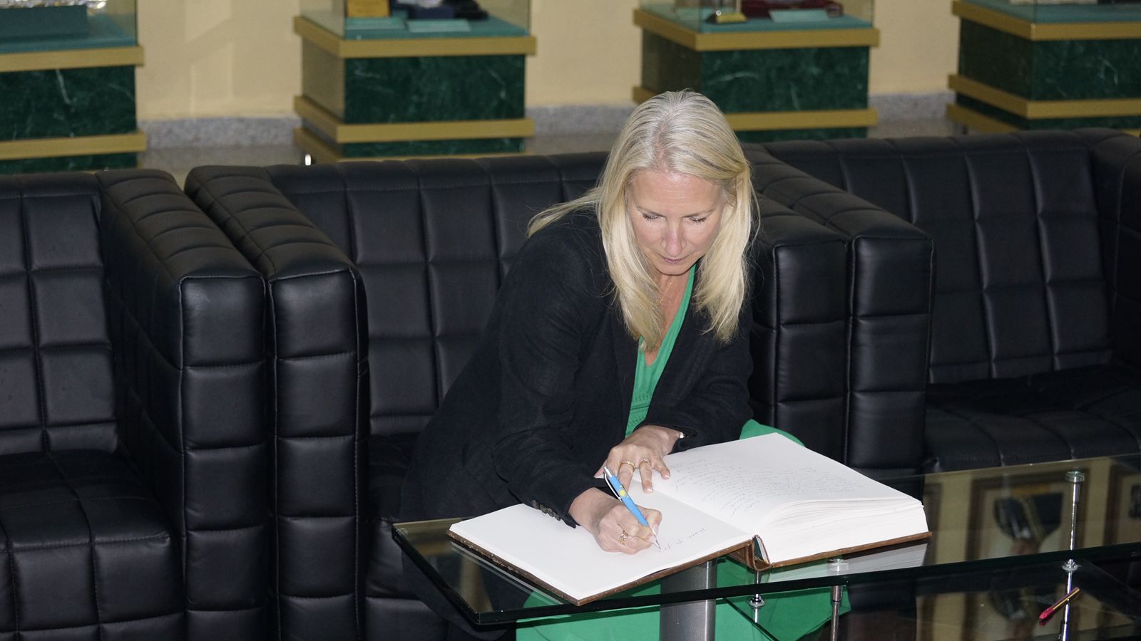 Visit of Business Graduates Association Representatives to KazNU Museum