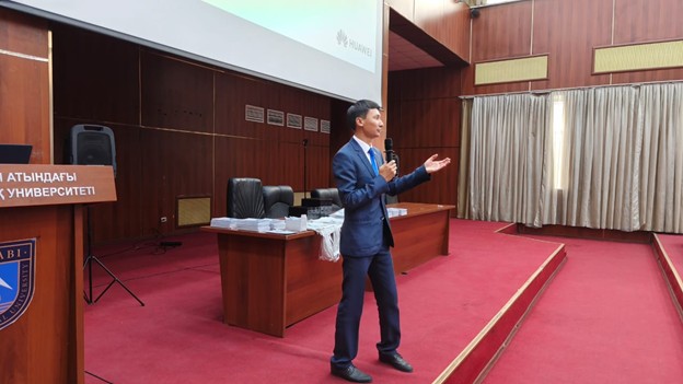 Huawei ICT Competition 2025–2026 Roadshow Held at KazNU