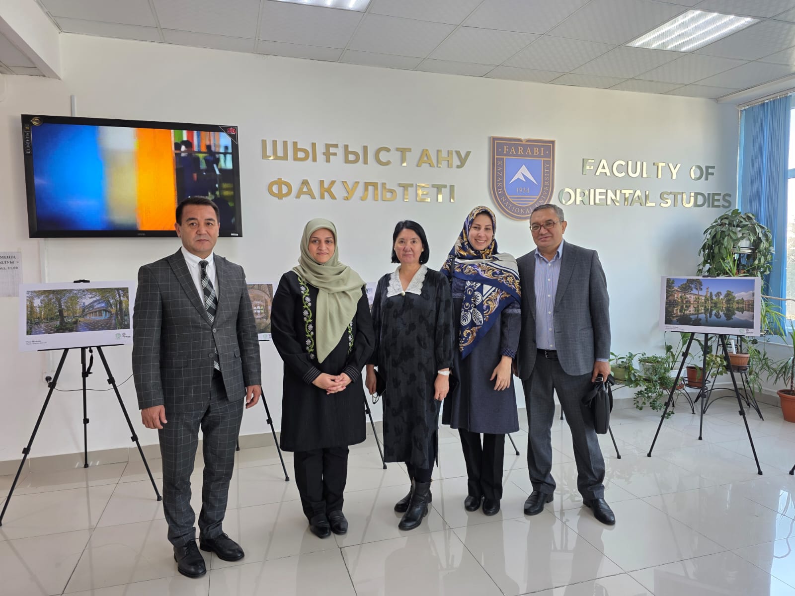 AN EXHIBITION DEDICATED TO TEHRAN CITY DAY OPENED AT THE FACULTY OF ORIENTAL STUDIES AS PART OF THE SDG PARTNERSHIP PROJECT
