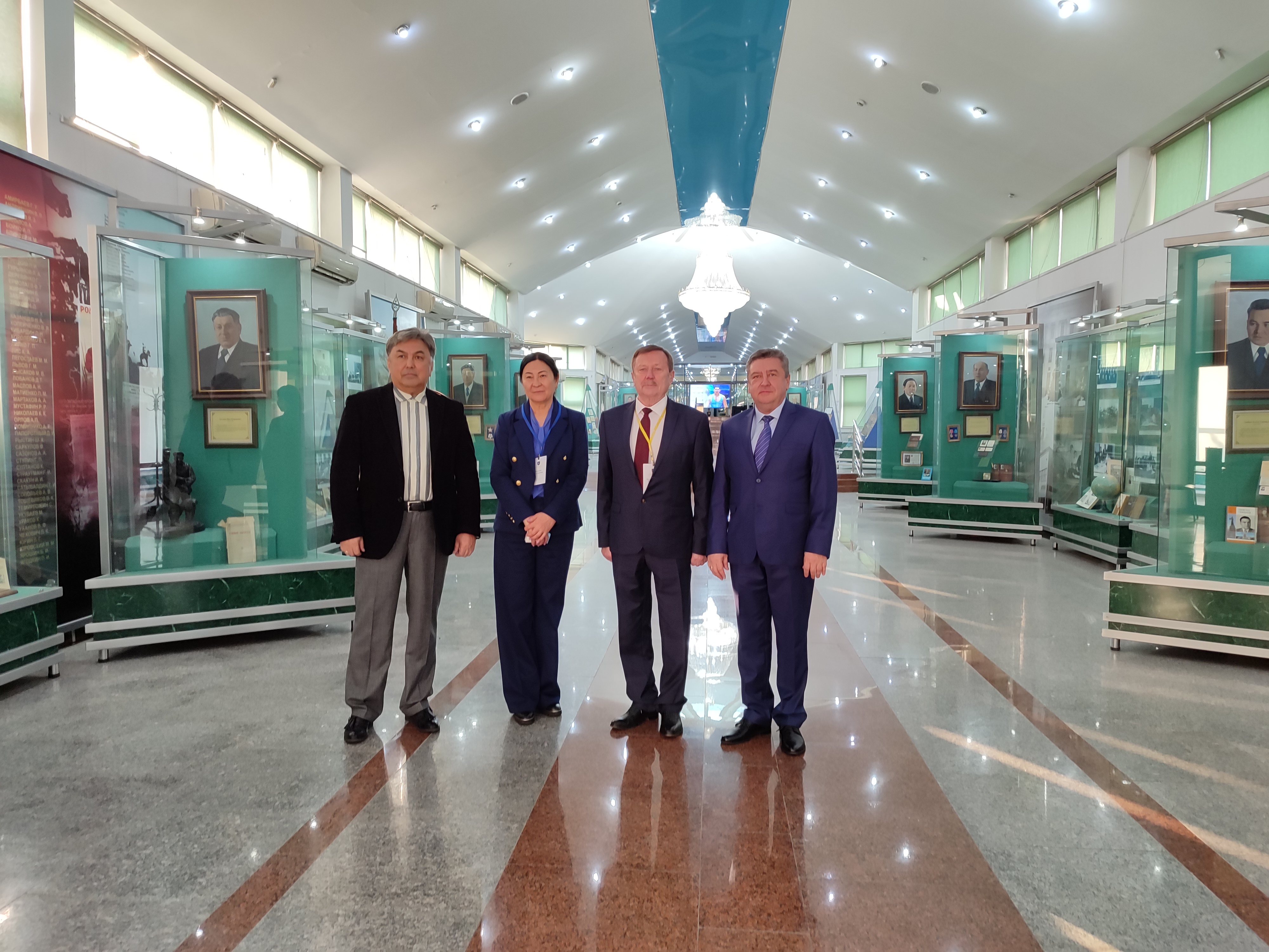 The museum held a sightseeing tour to the participants of the International Forum ‘Interaction between Science and Society’ launched