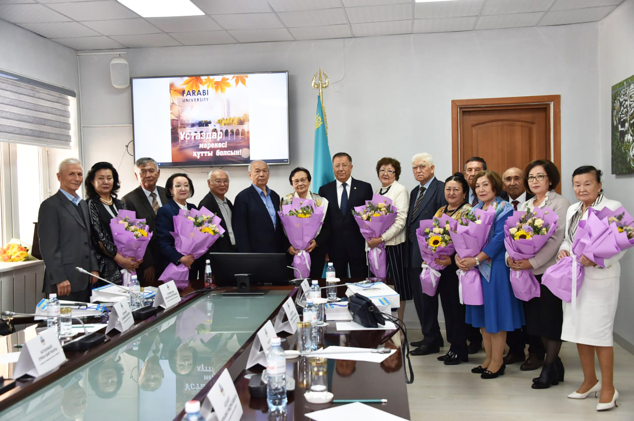 VETERAN TEACHERS WERE HONORED ON TEACHER'S DAY