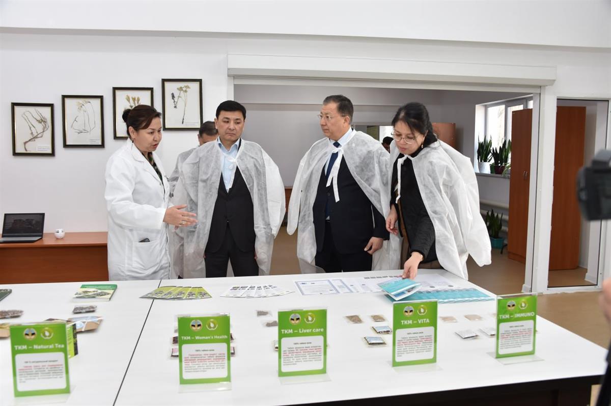 ALTAI KULGINOV VISITS THE RESEARCH CENTER OF MEDICINAL PLANTS OF KAZNU