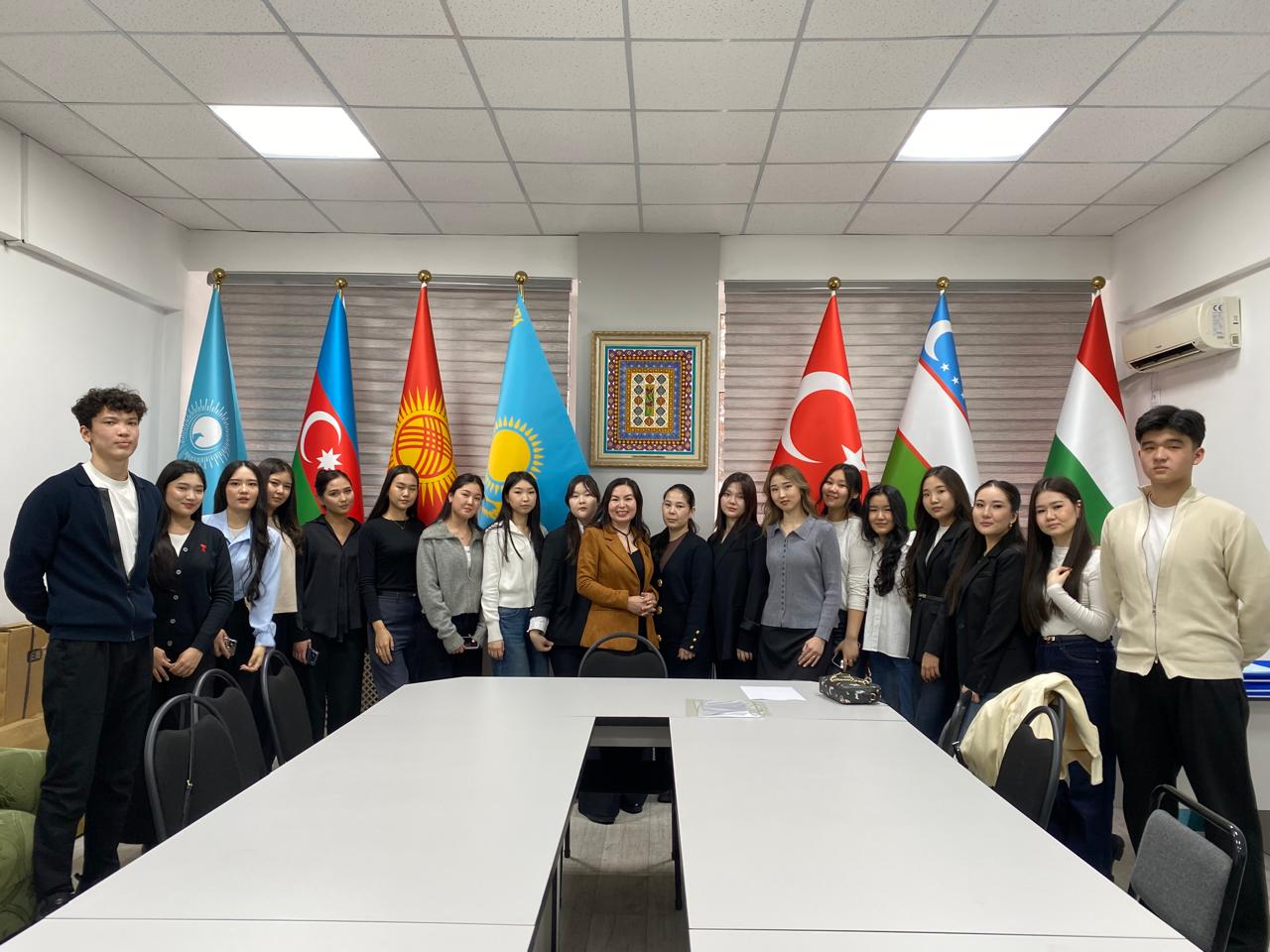 An open curatorial (educational) hour and discussion on the topic  “My Motherland– Kazakhstan”