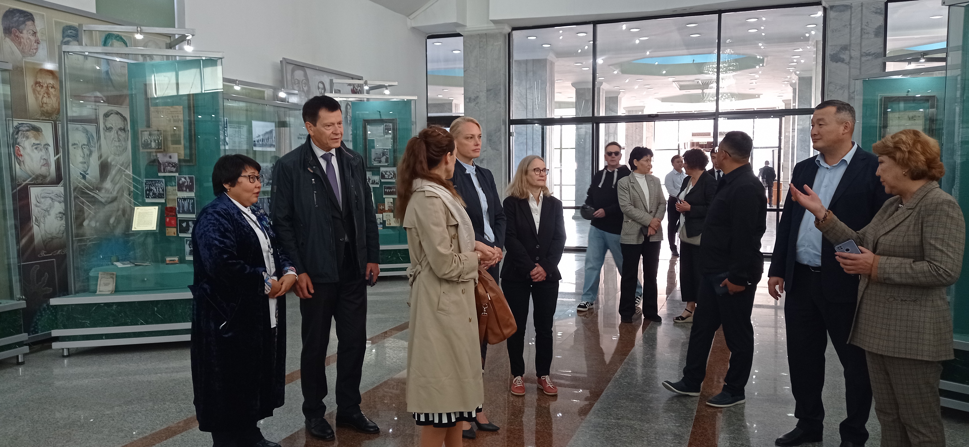 The delegation of the Finnish Meteorological Institute visited the museum of Al-Farabi Kazakh National University