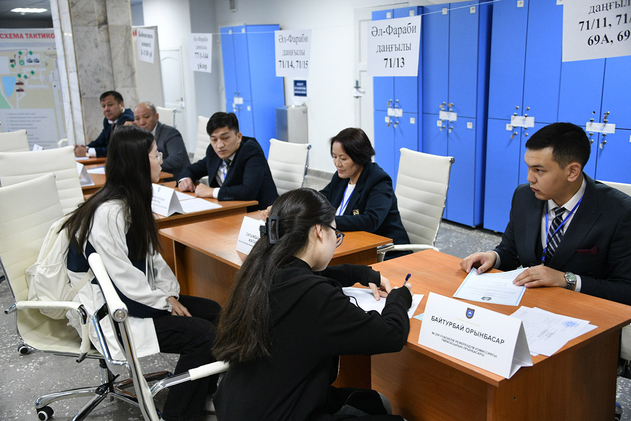 В кампусе КазНУ работают 3 избирательных участка