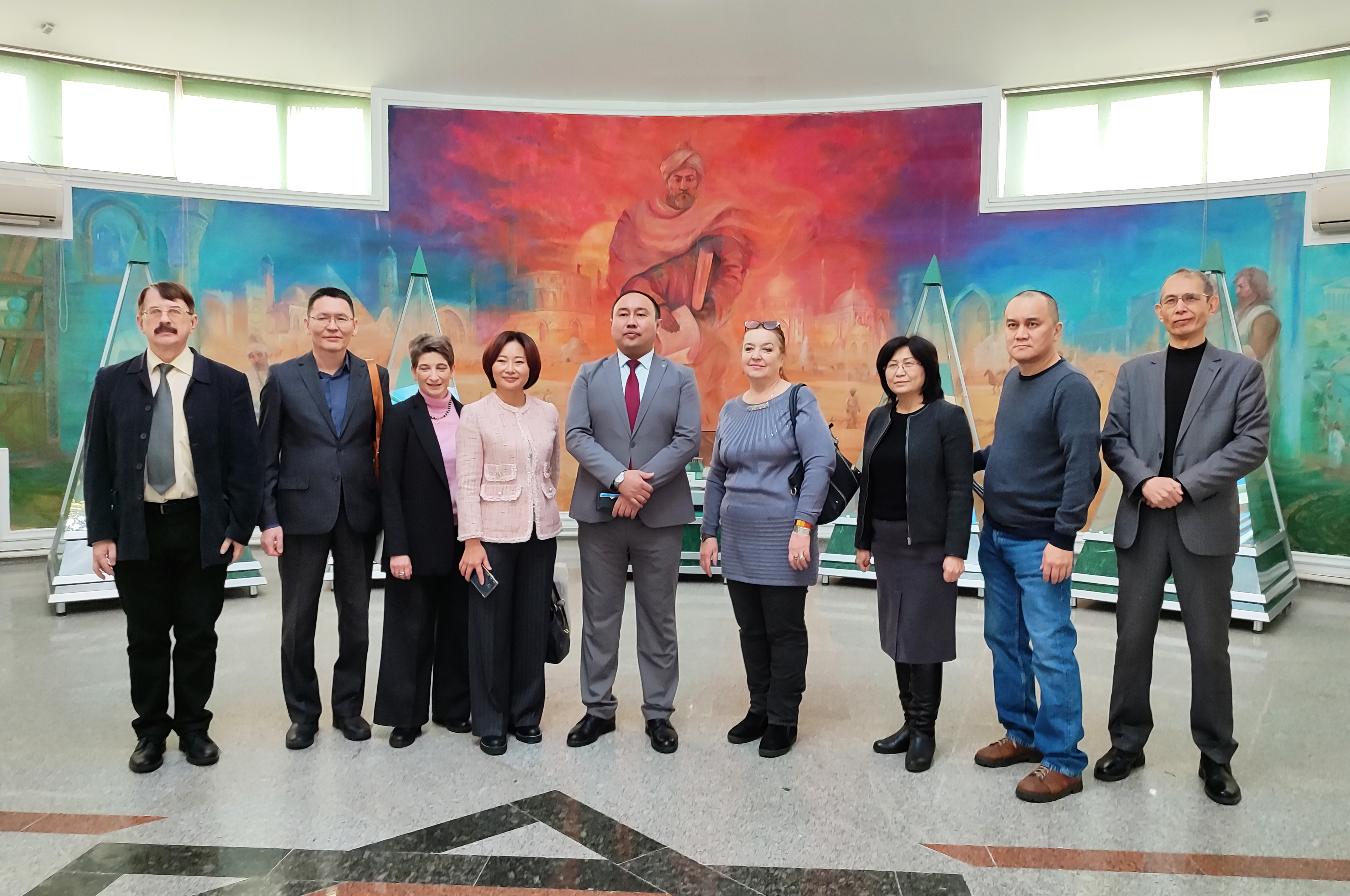 An excursion to the KazNU Museum was held for graduates of the 1994 (30 years old) Faculty of Journalism