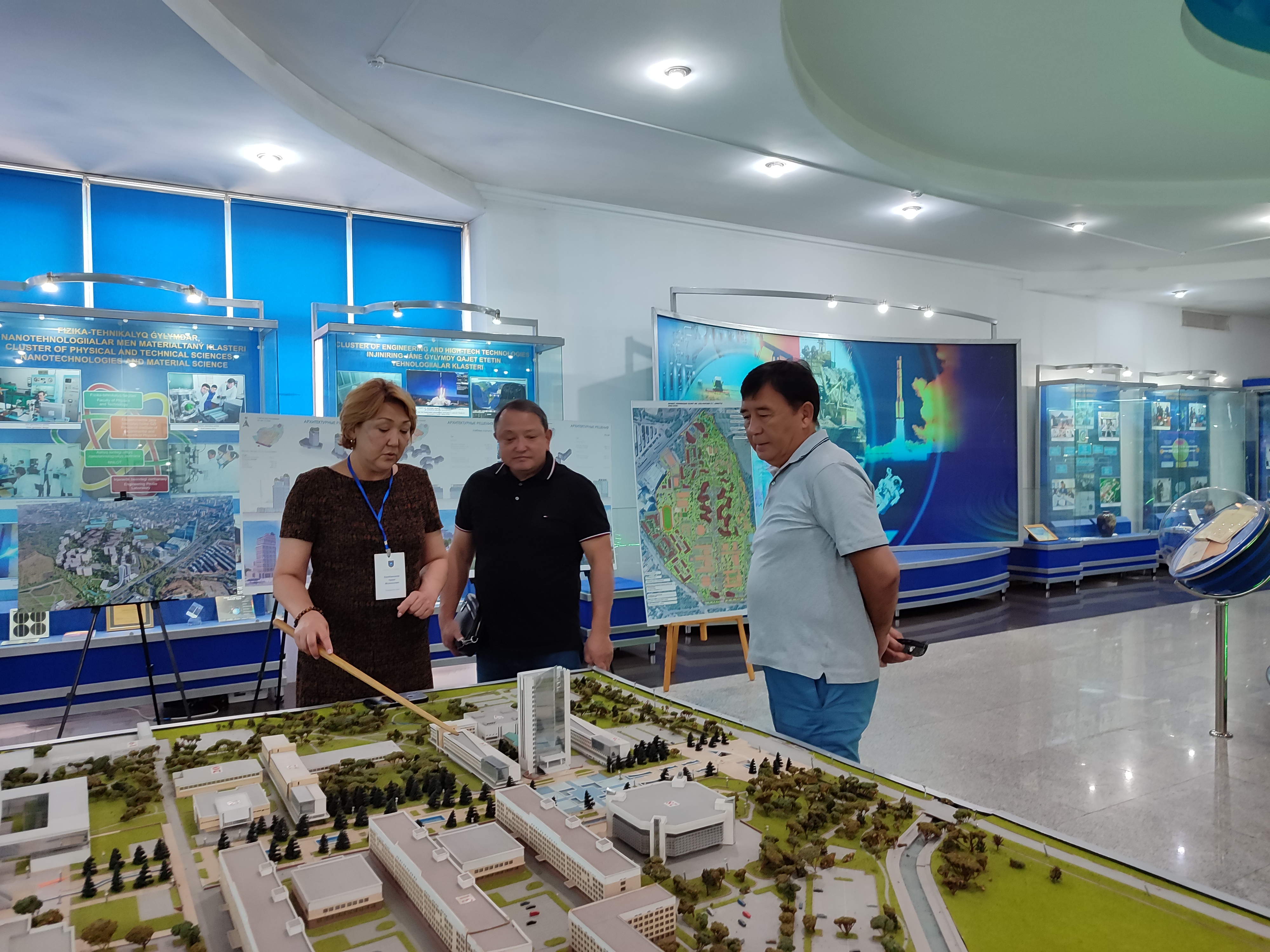 Honorary guests of the Chairman of the Board-Rector of KazNU, Mr. Tuimebayev Zh. K., colleagues from Kyrgyzstan visited the university territory.