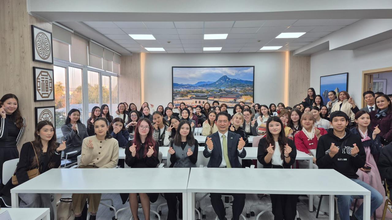Consul General of the Republic of Korea in Almaty Delivered a Special Lecture to Students of Al-Farabi Kazakh National University