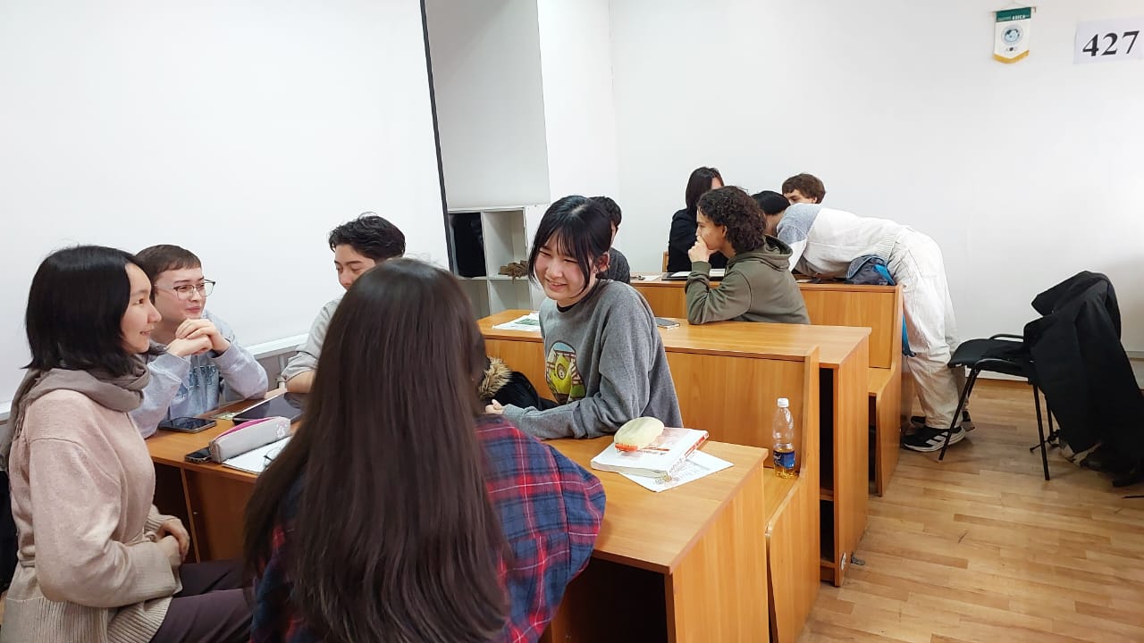 SPEAKING CLUB WITH JAPANESE STUDENTS FROM LEADING JAPANESE UNIVERSITIES IS HELD IN KAZNU