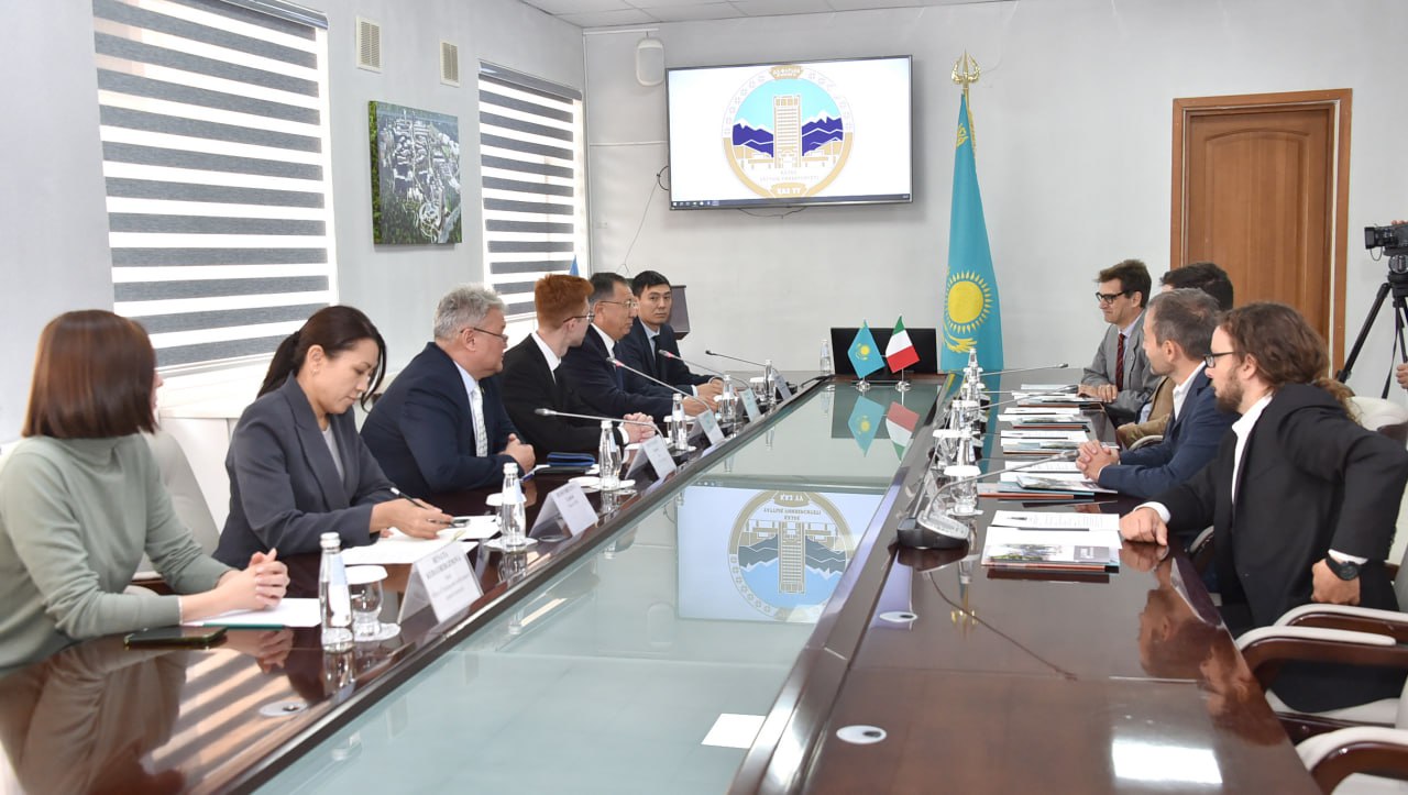 Delegation of L'Oriental University of Naples visited KazNU