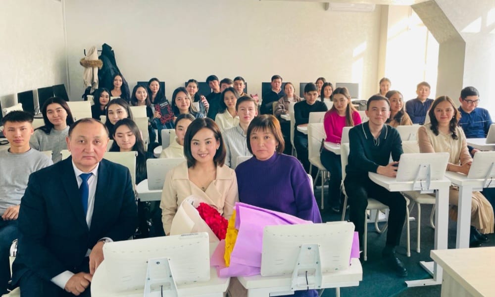 Lecture by HR expert on career building