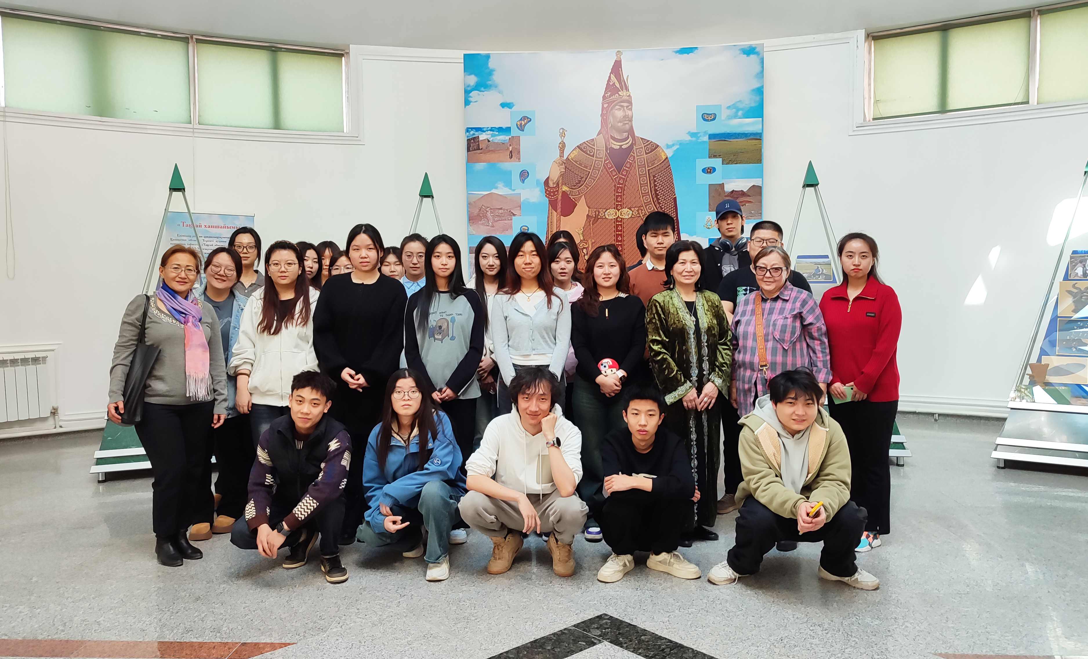 An interesting tour was organized at the museum for students of the preparatory faculty from China