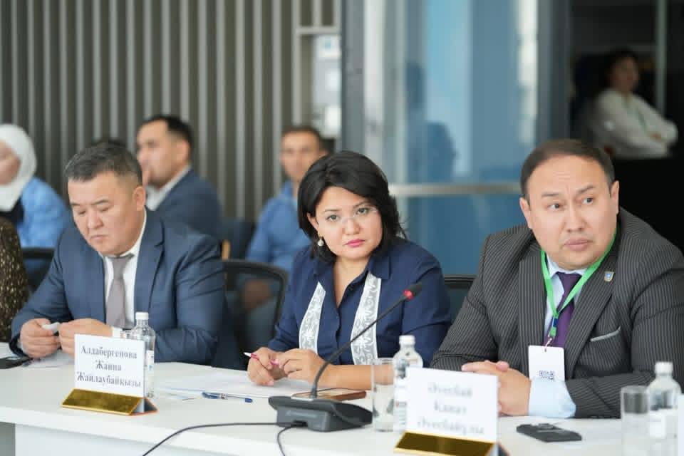 ПРЕПОДАВАНИЕ ОТРАСЛЕВОЙ ЖУРНАЛИСТИКИ: ПРОБЛЕМЫ И РЕШЕНИЯ
