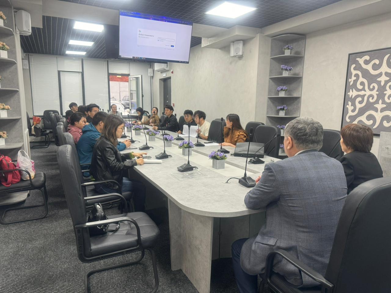 "Тұран" университеті жанындағы Құқық Ғылыми-зерттеу институтында ғылыми тағылымдама өткізілді